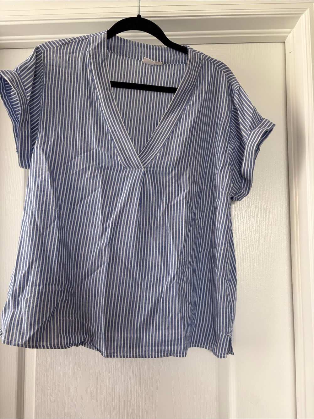 GAP Blue and White Striped V-Neck Short Sleeve Blouse